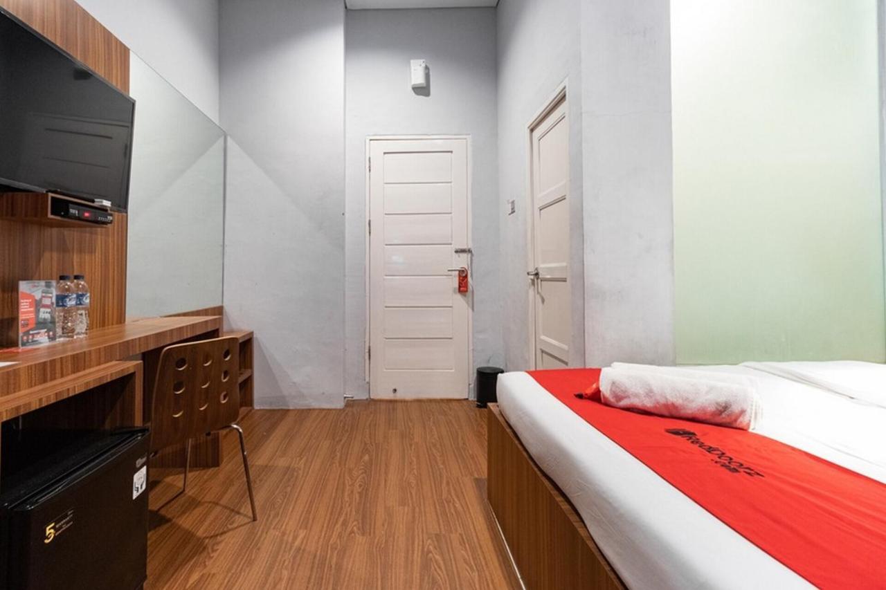 Reddoorz Premium Near Centre Point Mall Medan Zewnętrze zdjęcie