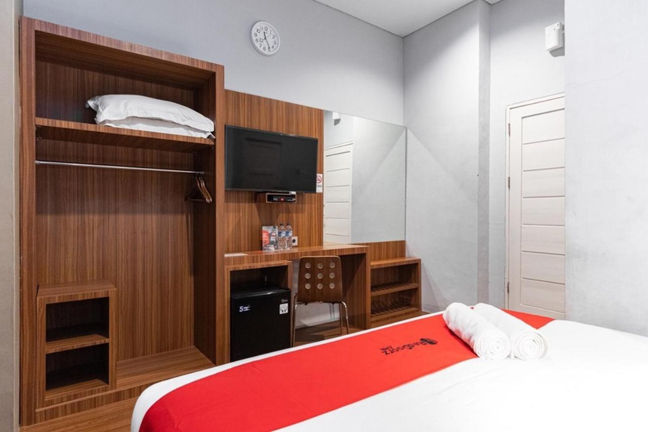 Reddoorz Premium Near Centre Point Mall Medan Zewnętrze zdjęcie