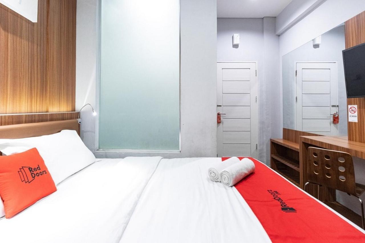 Reddoorz Premium Near Centre Point Mall Medan Zewnętrze zdjęcie