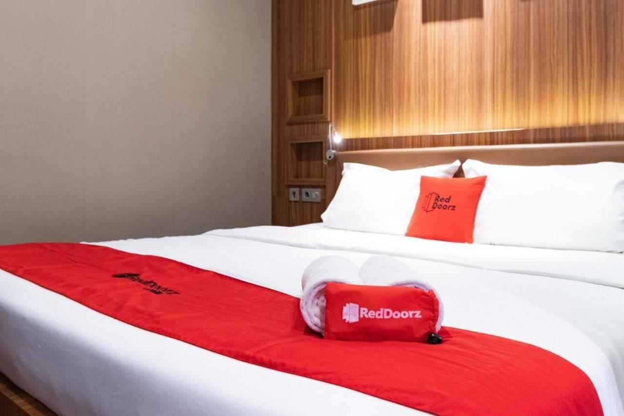 Reddoorz Premium Near Centre Point Mall Medan Zewnętrze zdjęcie