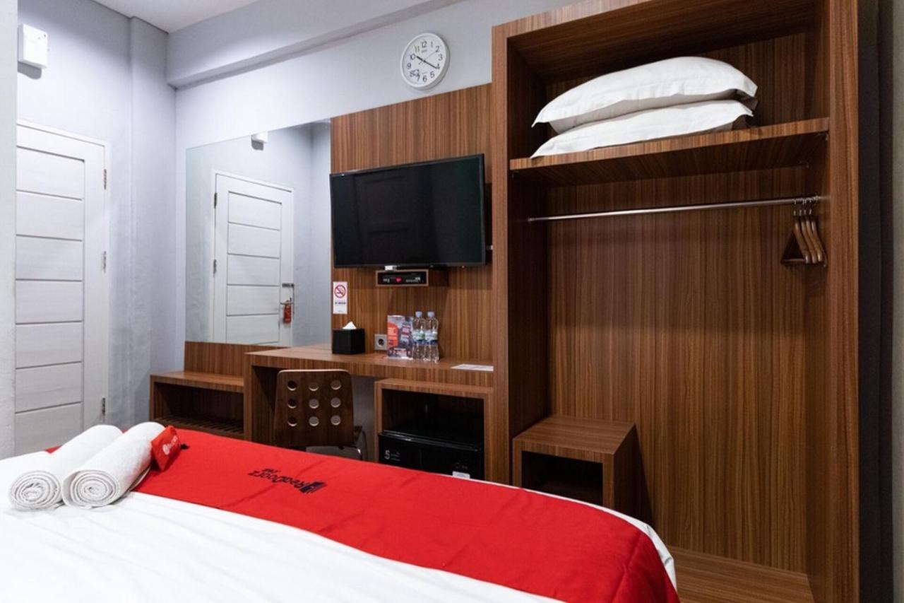 Reddoorz Premium Near Centre Point Mall Medan Zewnętrze zdjęcie