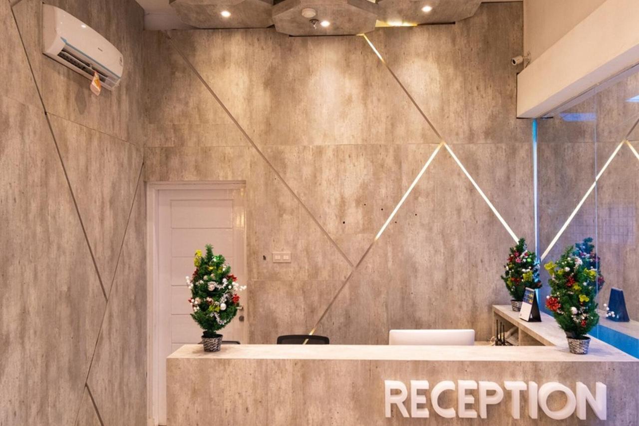 Reddoorz Premium Near Centre Point Mall Medan Zewnętrze zdjęcie