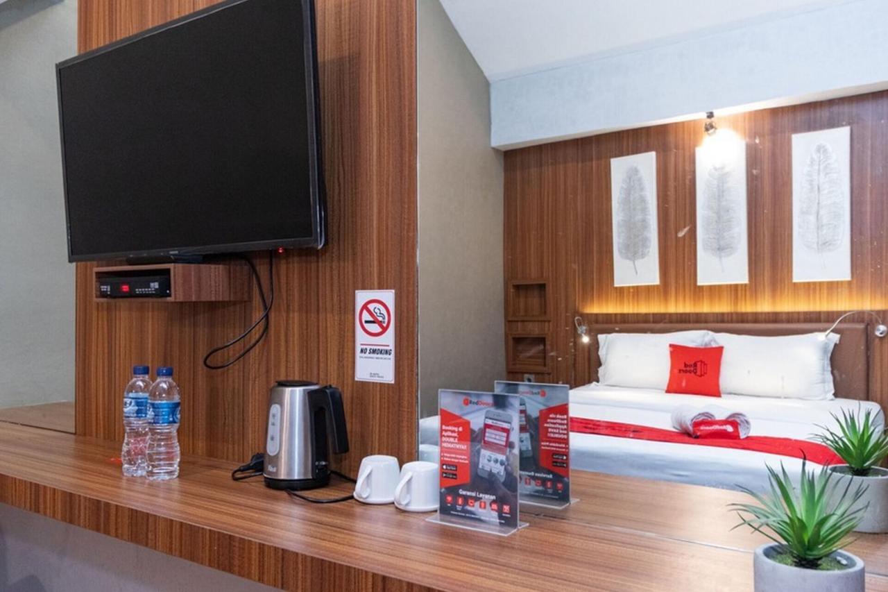 Reddoorz Premium Near Centre Point Mall Medan Zewnętrze zdjęcie