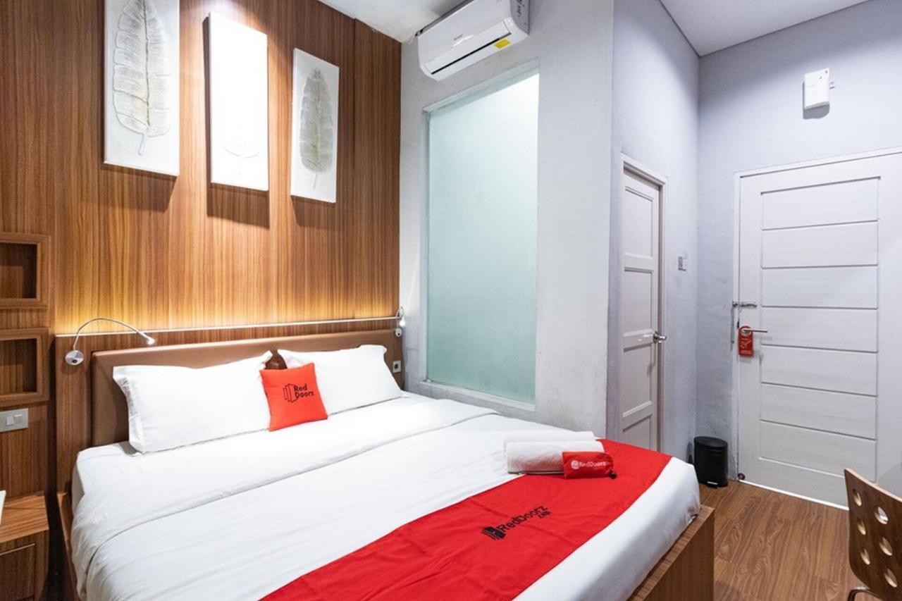 Reddoorz Premium Near Centre Point Mall Medan Zewnętrze zdjęcie